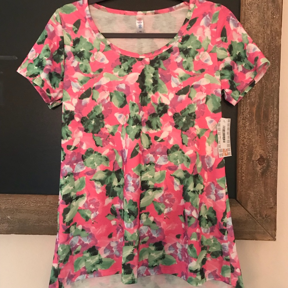 LuLaRoe Classic Tee XS